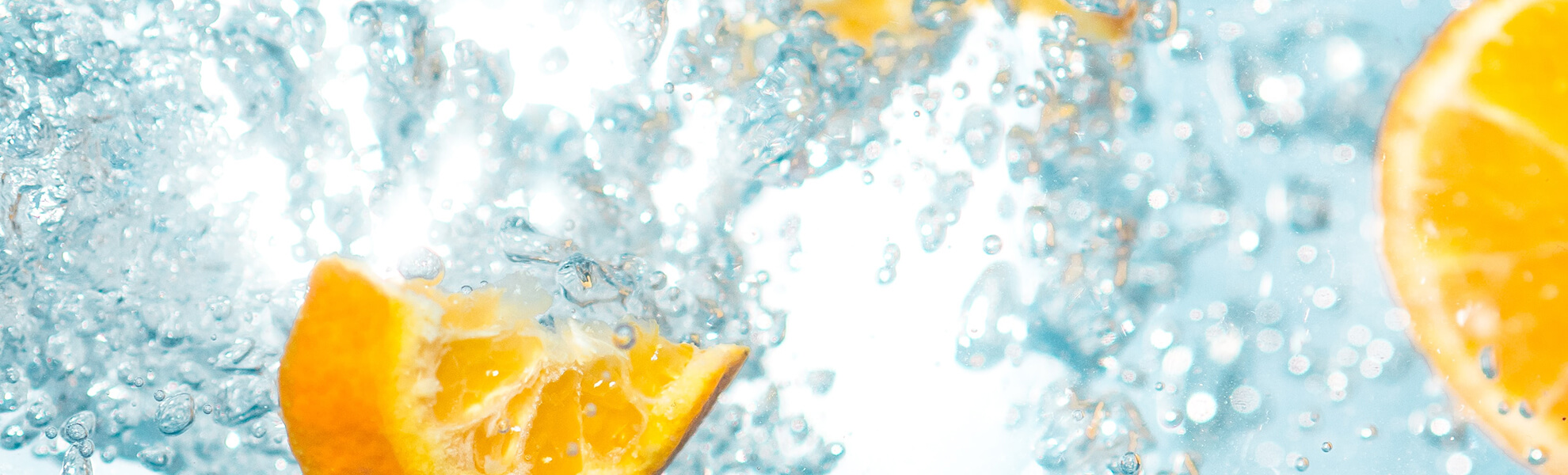 Aguas con sabor y zumos de frutas naturales, la alternativa para estar bien hidratados.